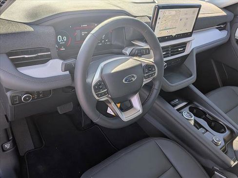 New 2025 Ford Explorer Active w/ Active Comfort Package image 3