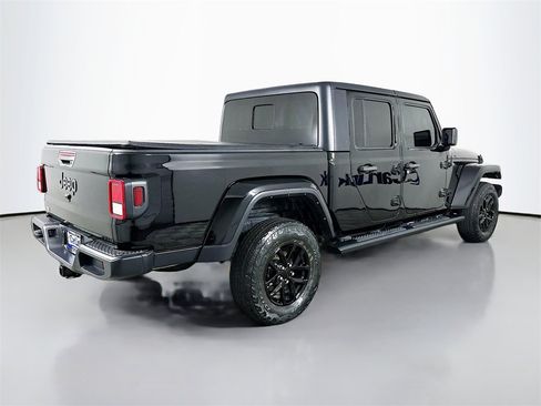 Used 2022 Jeep Gladiator Sport image 8