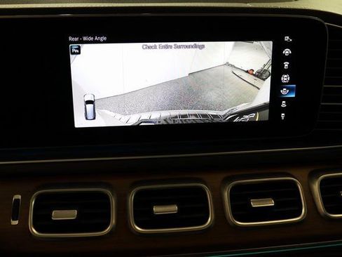 Used 2022 Mercedes-Benz GLS 580 4MATIC image 9