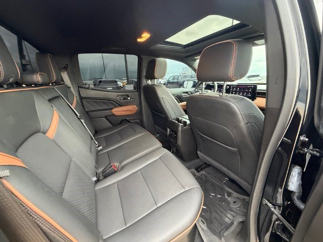 Used 2024 GMC Canyon AT4 w/ AT4 Premium Package AWD/4WD image 17