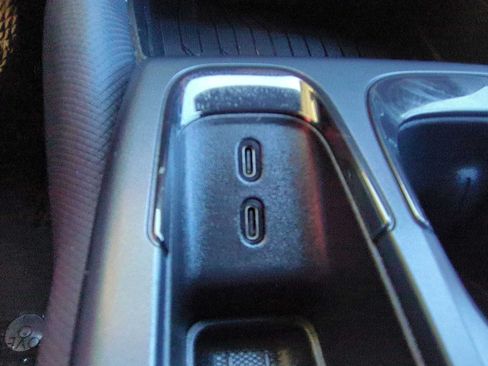 Used 2024 Chevrolet Equinox EV RS FWD image 21