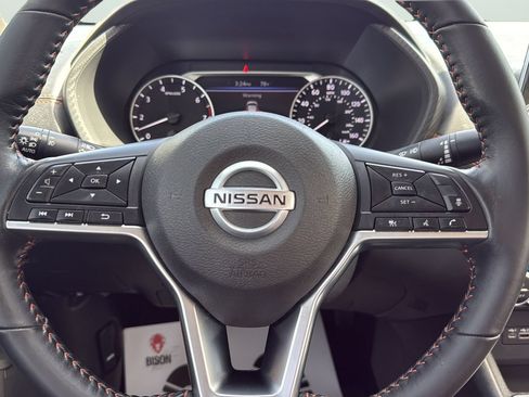 Used 2023 Nissan Sentra SR FWD image 11