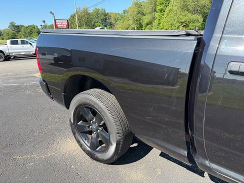 Used 2016 RAM 1500 Express w/ Black Ram 1500 Express Group AWD/4WD image 18