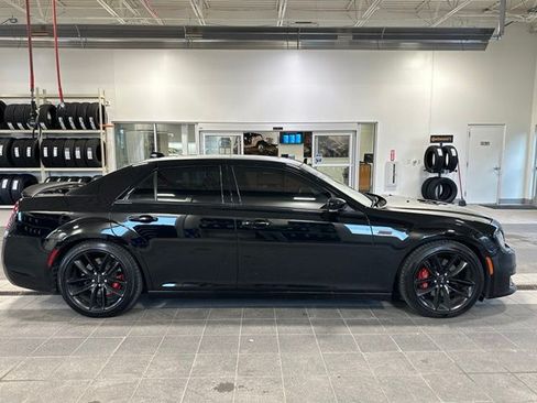 Used 2023 Chrysler 300 C RWD image 4