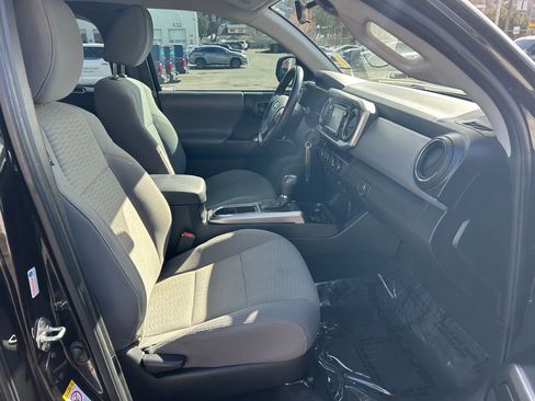 Certified 2018 Toyota Tacoma SR5 w/ SR5 Appearance Package (SM) image 13