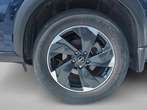 Used 2024 Nissan Rogue SV w/ SV Premium Package AWD/4WD image 6