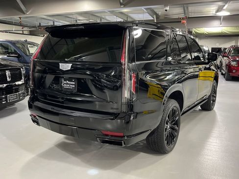 Used 2021 Cadillac Escalade Sport w/ Driver Assist Tech Package AWD/4WD image 2