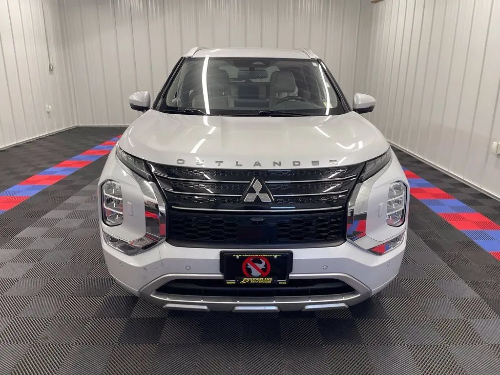 Used 2023 Mitsubishi Outlander SEL AWD/4WD image 7