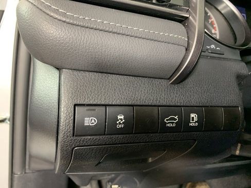 Used 2024 Toyota Camry SE image 18