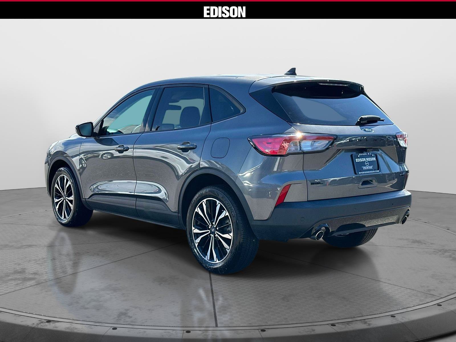 Used 2022 Ford Escape SEL w/ SEL Stealth AWD Package image 5