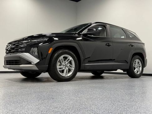 Used 2025 Hyundai Tucson SE FWD image 5
