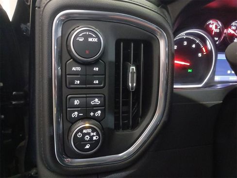 Used 2021 Chevrolet Silverado 2500 LTZ w/ Z71 Off-Road Package image 20