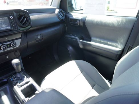 Used 2019 Toyota Tacoma SR RWD image 17
