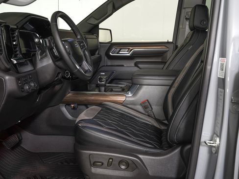 Used 2024 Chevrolet Silverado 1500 LT Trail Boss w/ Convenience Package II AWD/4WD image 14