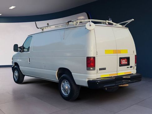 Used 2010 Ford E-250 and Econoline 250 RWD image 3