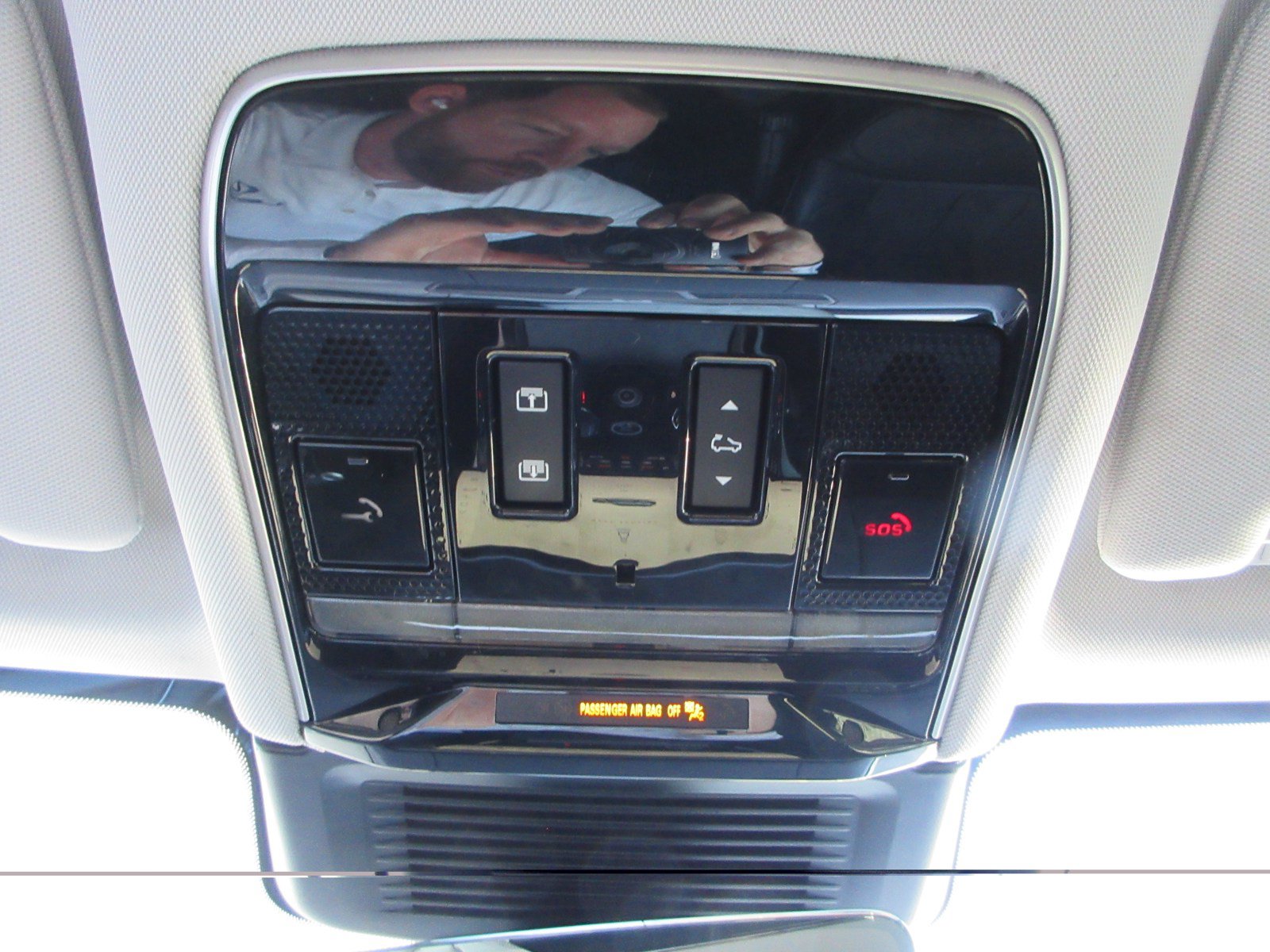 Used 2023 Land Rover Range Rover Sport SE AWD/4WD image 18