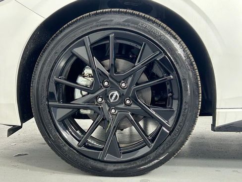 Used 2025 Nissan Sentra SR w/ Midnight Edition FWD image 30