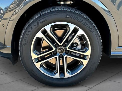 New 2025 Audi Q5 Premium image 11