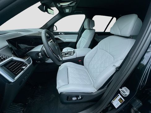 New 2026 BMW X5 sDrive40i image 16