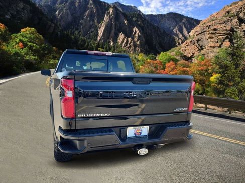 Used 2024 Chevrolet Silverado 1500 ZR2 w/ Technology Package AWD/4WD image 4