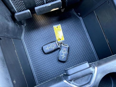 Used 2025 RAM 1500 Big Horn image 10