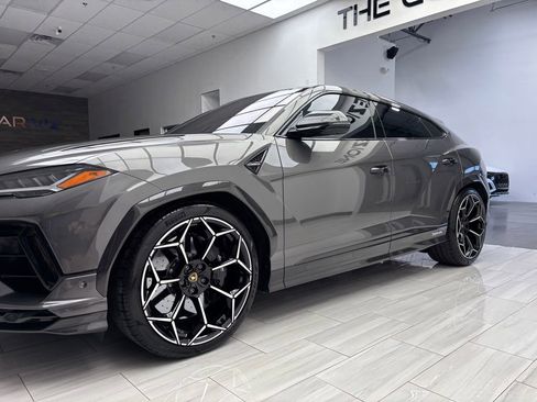 Used 2023 Lamborghini Urus Performante AWD/4WD image 16
