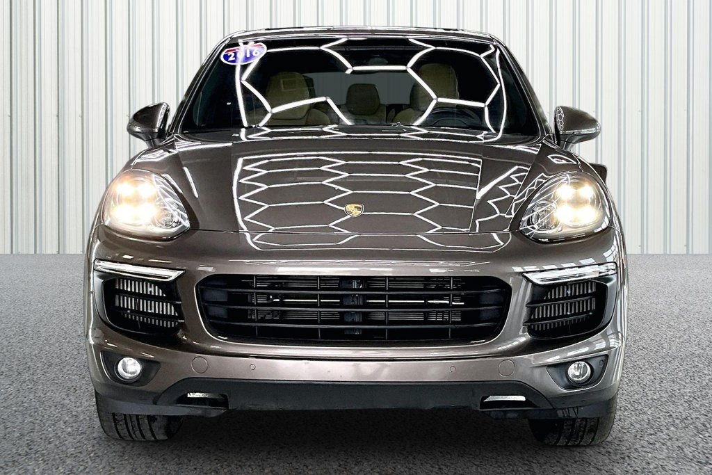 Used 2016 Porsche Cayenne S AWD/4WD image 2