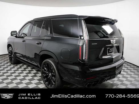 Used 2025 Cadillac Escalade V w/ LPO, ONYX Package image 31
