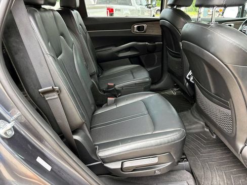 Used 2021 Kia Sorento EX AWD/4WD image 14