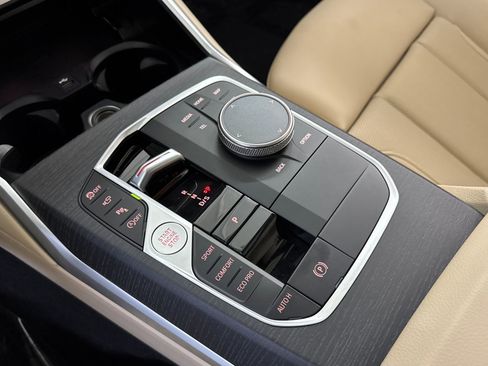 Used 2025 BMW 330i Sedan w/ Convenience Package RWD image 19