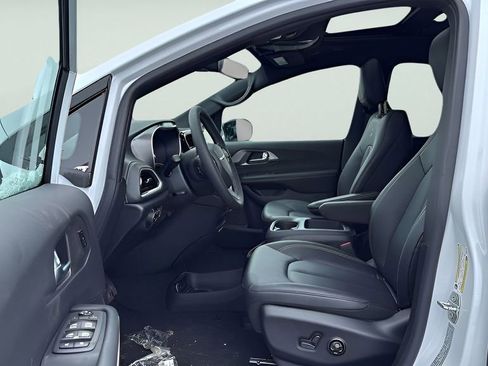 New 2026 Chrysler Pacifica Select image 29