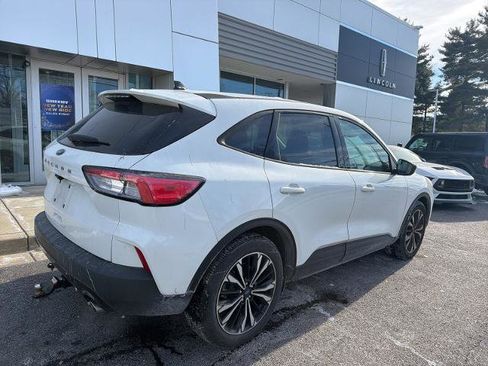 Certified 2022 Ford Escape SE w/ SE Sport Appearance Package image 3