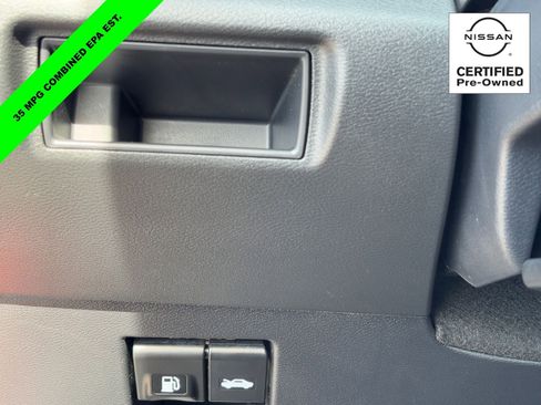 Certified 2025 Nissan Versa SV image 28