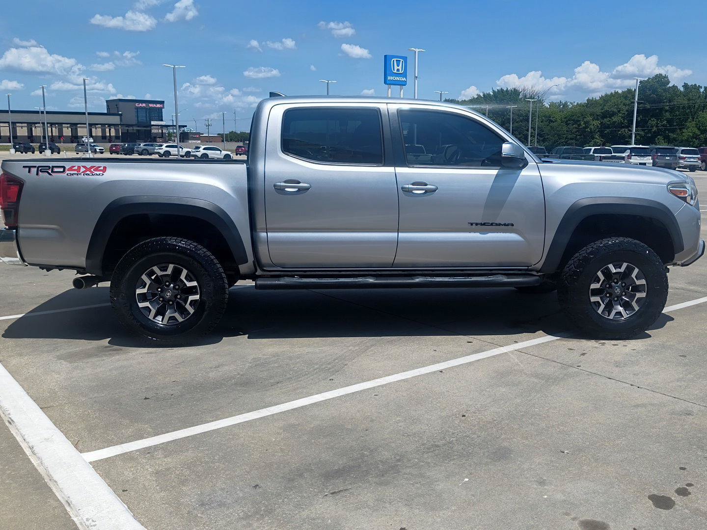Used 2019 Toyota Tacoma TRD Off-Road AWD/4WD image 5