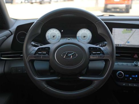 Used 2023 Hyundai Elantra SEL w/ Convenience Package FWD image 16