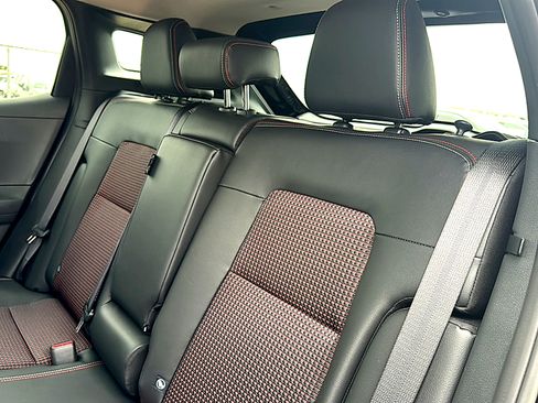 New 2026 Nissan Kicks SR w/ SR Premium Package FWD image 17
