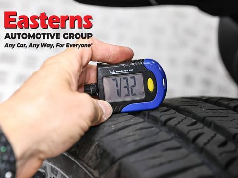 Used 2025 Jeep Wrangler Unlimited Sahara AWD/4WD image 27