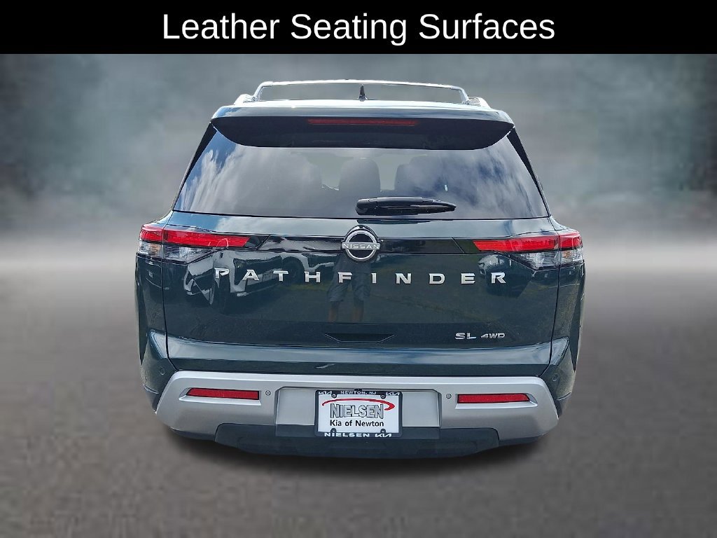 Used 2023 Nissan Pathfinder SL AWD/4WD image 7