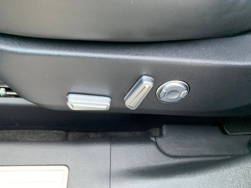 Certified 2024 Lincoln Nautilus Reserve image 21