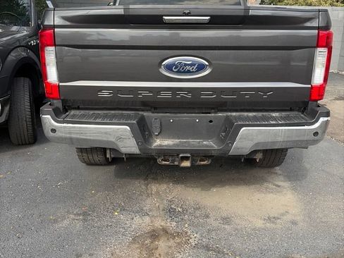Used 2017 Ford F250 XLT w/ XLT Premium Package AWD/4WD image 3