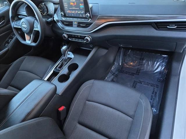 Used 2025 Nissan Altima 2.5 SV FWD image 20