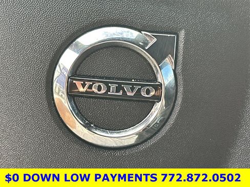 Used 2021 Volvo XC40 T5 R-Design w/ Protection Package Premier image 25