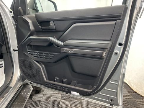 Used 2025 Toyota 4Runner TRD Off-Road image 8