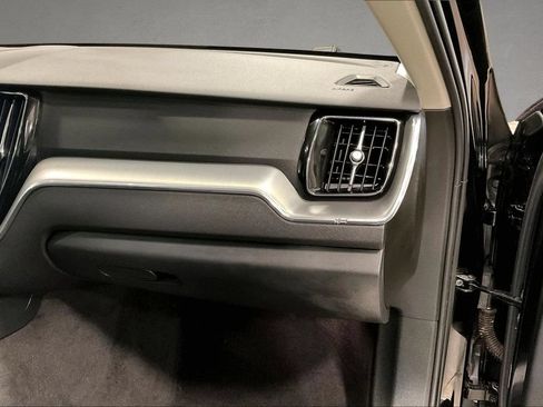 Certified 2023 Volvo XC60 B5 Core w/ Climate Package AWD/4WD image 26