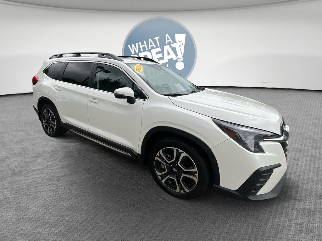 Used 2023 Subaru Ascent Limited AWD/4WD image 1