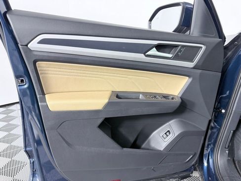 Used 2021 Volkswagen Atlas Cross Sport SEL R-Line image 9