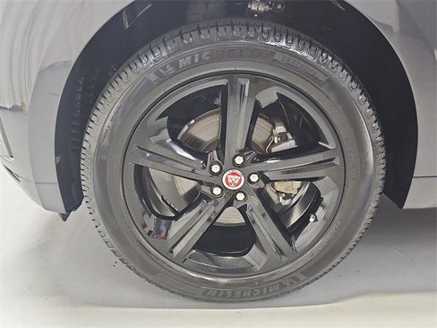 Used 2020 Jaguar F-PACE R-Sport image 22