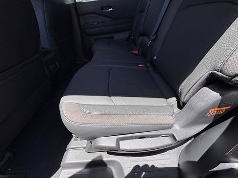 New 2026 Nissan Pathfinder SL FWD image 20
