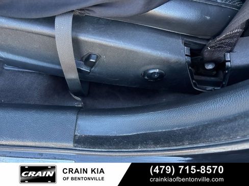 Used 2017 Chrysler 300 C RWD image 32