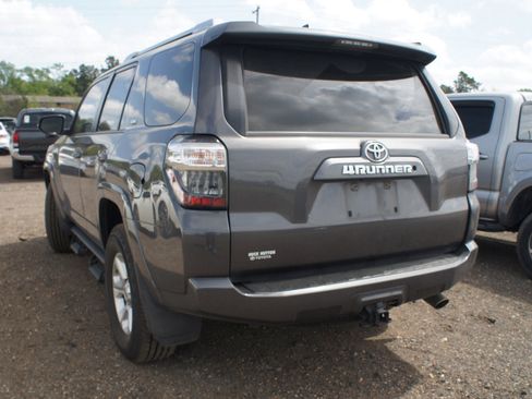Used 2018 Toyota 4Runner SR5 Premium image 5